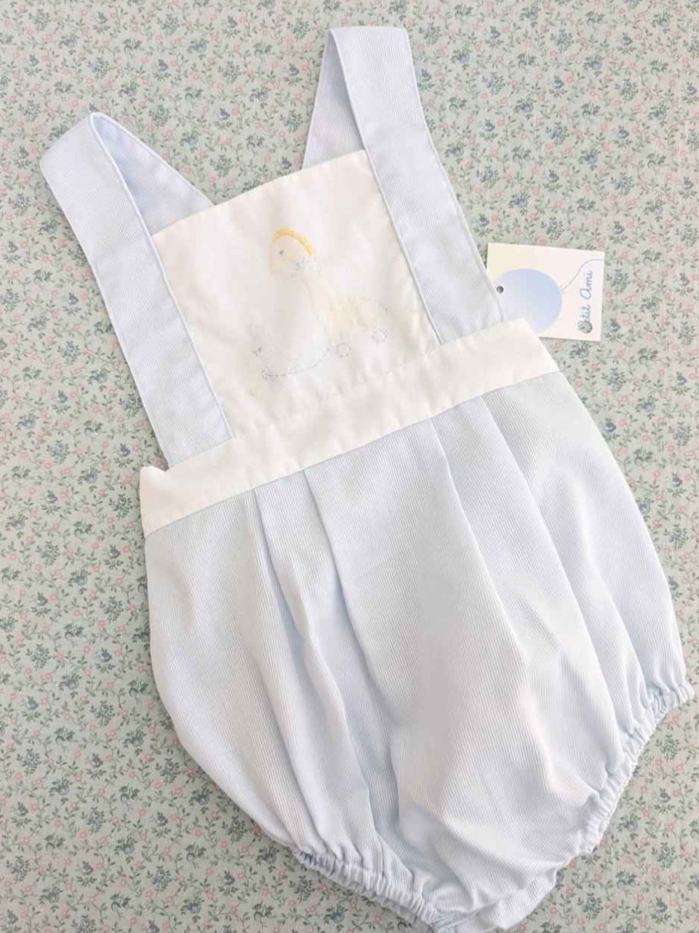 NWT Petit Ami Light Blue and White Embroidered Giraffe Bubble